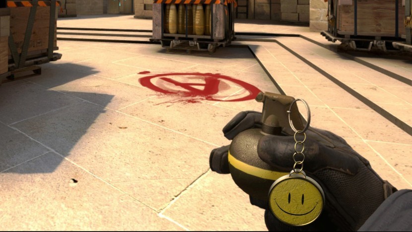 В CS:GO может появиться возможность дропнуть свои гранаты
