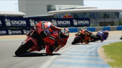 MotoGP 21 скриншоты